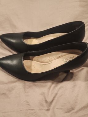 Clarks Collection black  Pointed Toe Kitten Heel Pump